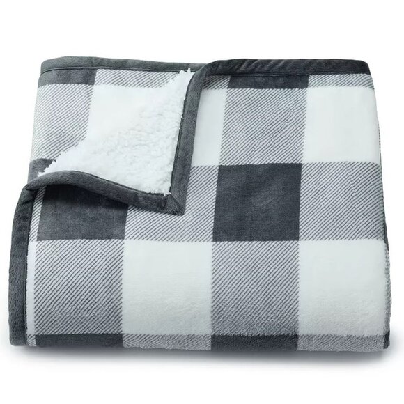 Cuddl Duds Other - Cuddl Duds soft Gray Buffalo Plaid plush throw 50'' x 60"
